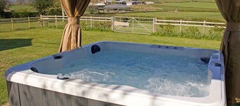 # Hot Tub - 2 Bed Cottage - Supplement applies for more than 2 people