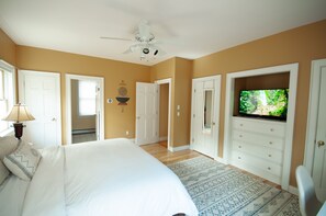 4 bedrooms, free WiFi, bed sheets