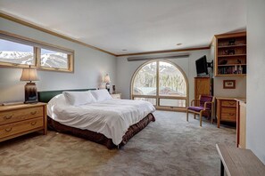 5 bedrooms, desk, iron/ironing board, free WiFi - Ski in/Ski Out 100 yards, Masive Views, On Shuttle Route, Hot Tub, Fireplace (Breckenridge)
