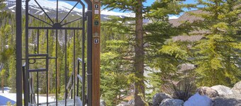 Ski in/Ski Out 100 yards, Masive Views, On Shuttle Route, Hot Tub, Fireplace