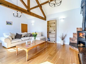 Living area | Low Barn, Carlton - 2 bedroom accommodation in Carlton (Carlton)