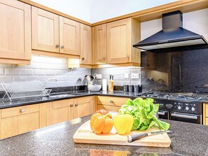 Kitchen | Low Barn, Carlton - 2 bedroom accommodation in Carlton (Carlton)