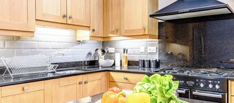 2 bedroom accommodation in Carlton