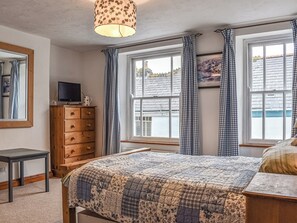 3 bedrooms, free WiFi, bed sheets