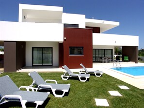 Piscine extérieure, piscine chauffée