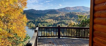 Watauga Lake & Mtn Views - Hot Tub & Dock on the lake