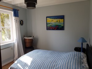2 quartos, ferros/tábuas de passar roupa, Wi-Fi, roupa de cama