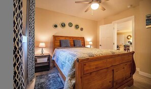 3 habitaciones, escritorio, tabla de planchar con plancha y wifi gratis