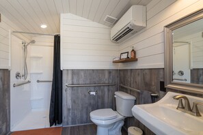 Dusche, Handtücher, Seife, Toilettenpapier