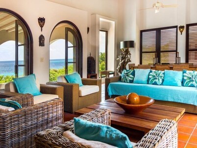Stunning Ocean Front Shoal Bay Villa
