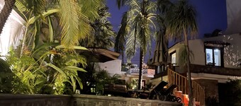 Private Villa, Authentic Cook Included, heated pool, just steps to the beach