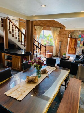 تناول الطعام