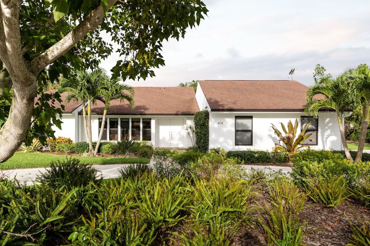 Photo 23 of NEW - Close to MERCATO & BEACH Designer Pool Home on Estate Lot! 3+bedrooms!