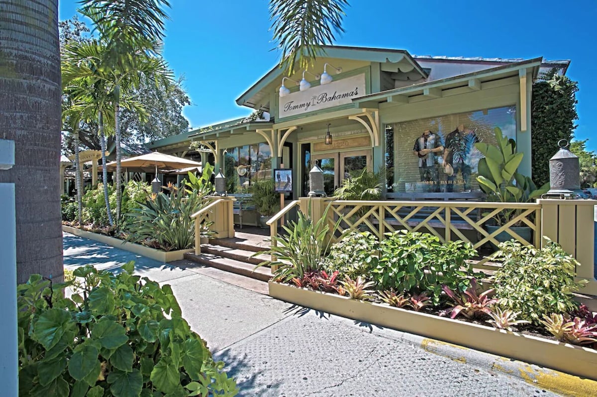 Photo 30 of NEW - Close to MERCATO & BEACH Designer Pool Home on Estate Lot! 3+bedrooms!
