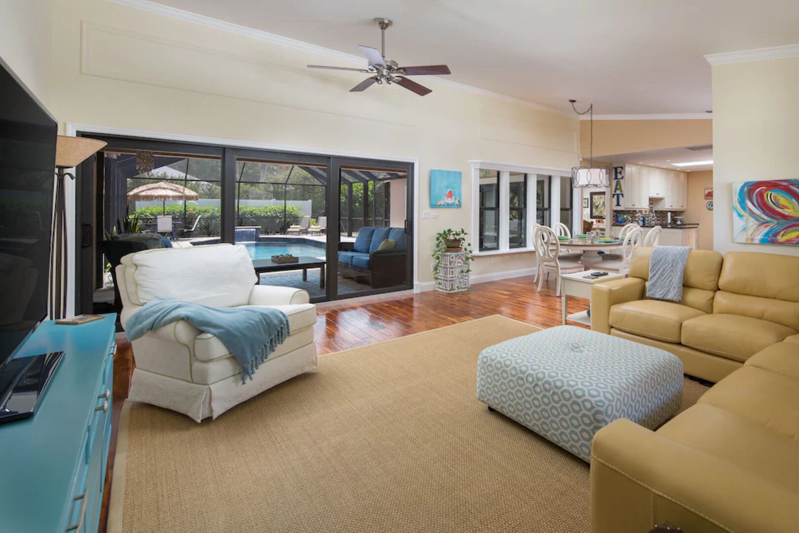 Smart TV, fireplace, books, offices