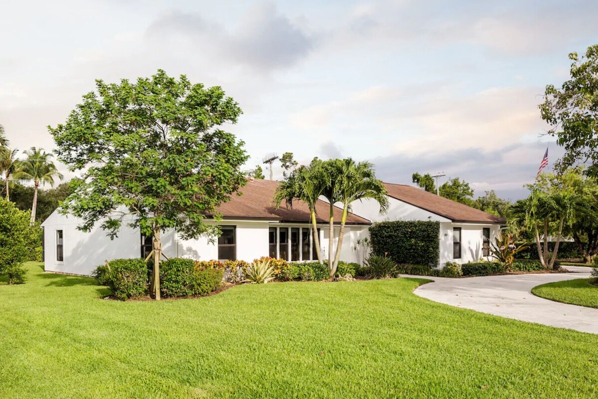 Photo 24 of NEW - Close to MERCATO & BEACH Designer Pool Home on Estate Lot! 3+bedrooms!