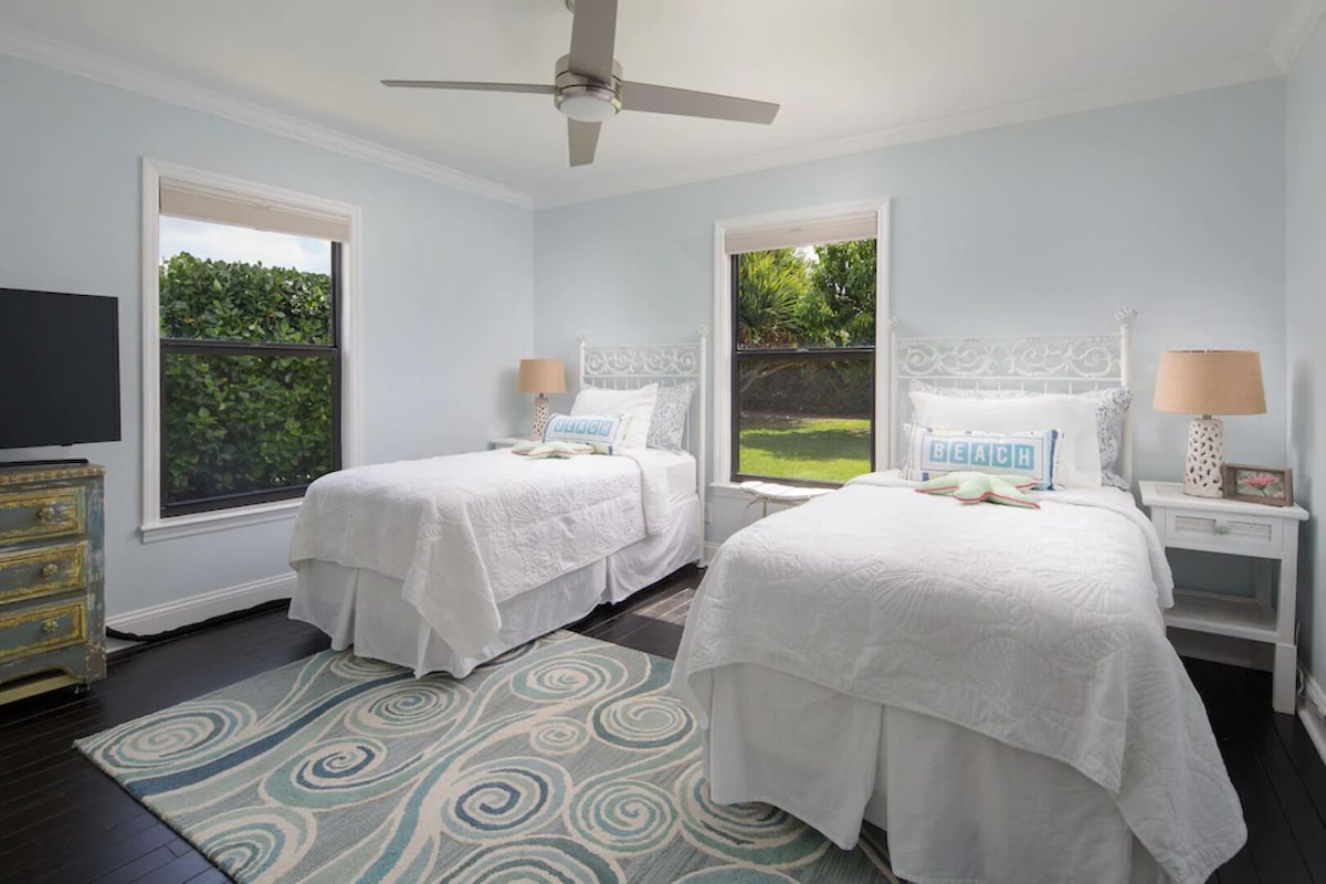 Photo 12 of NEW - Close to MERCATO & BEACH Designer Pool Home on Estate Lot! 3+bedrooms!