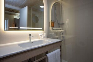 Bathroom - Hotel Bahia Playa (Sant Josep de sa Talaia)