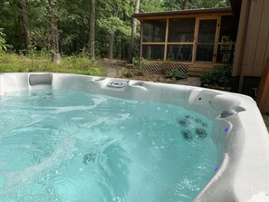 Cabin, Multiple Beds (Sleepy View Retreat - Natures Haven) | Spa - Sleepy View Retreat (Berkeley Springs)