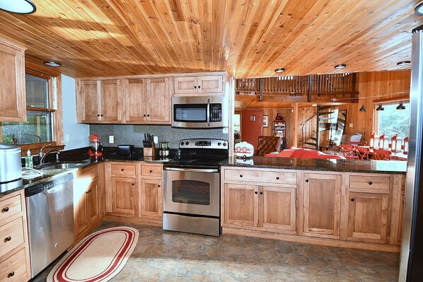 Cabin, Multiple Beds (Sleepy View Retreat - Natures Haven) | Private kitchen
