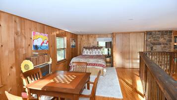 Cabin, Multiple Beds (Sleepy View Retreat - Natures Haven) | 3 bedrooms, internet