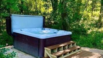 Cabin, Multiple Beds (Sleepy View Retreat - Natures Haven) | Outdoor spa tub