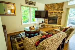 Maison, Plusieurs lits (Cacapon Connected - Workplace Retreat) | Salle de séjour