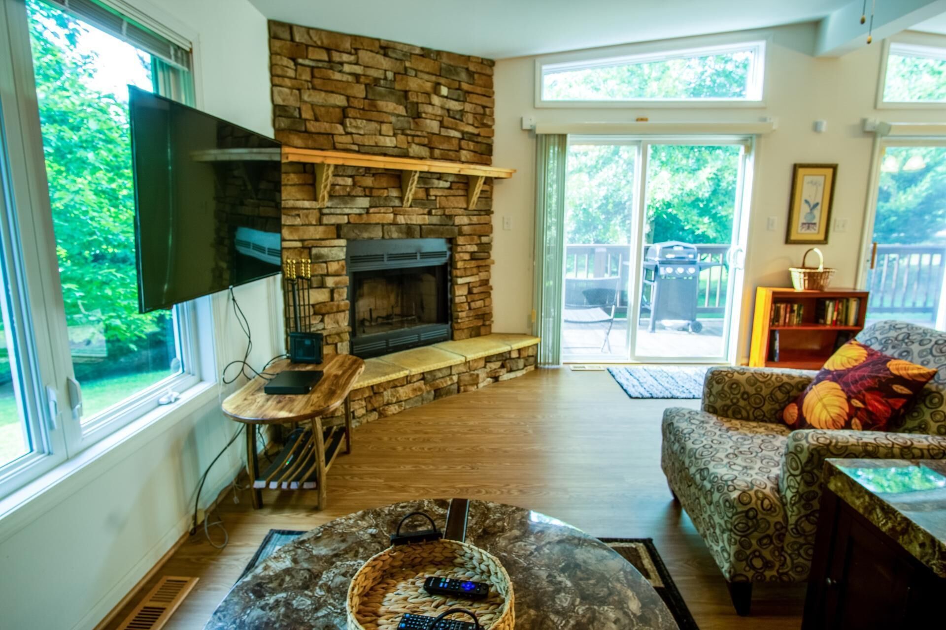 House, Multiple Beds (Cacapon Connected - Workplace Retreat) | Living room