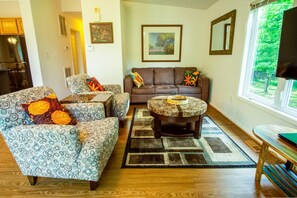 House, Multiple Beds (Cacapon Connected - Workplace Retreat) | Living room - Cacapon Connected - Workplace Retreat (Berkeley Springs)