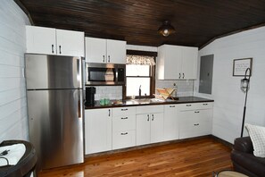 Cabaña, 2 camas Queen size (Aba & Ima) | Cocina privada | Condimentos