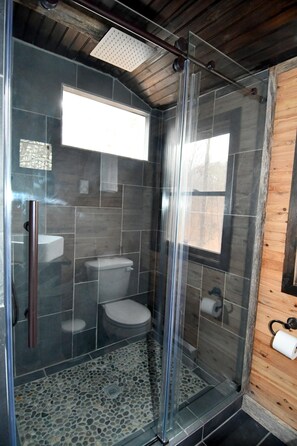Ferienhütte, 2 Queen-Betten (Aba & Ima) | Badezimmer | Shampoo