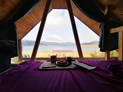 Cozy Wooden Cottage by the Sioni Lake