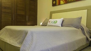 1 chambre, coffres-forts dans les chambres, fer et planche à repasser