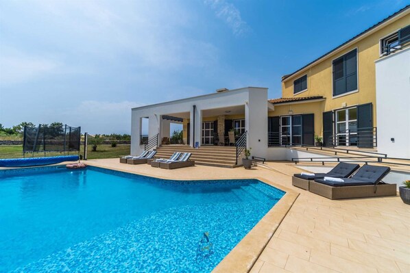Outdoor pool, a heated pool