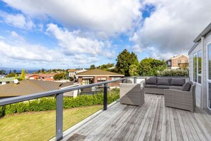 Property grounds - Nukuhau Views- Great Lake Views, with Linen & Wi-Fi (Taupo)