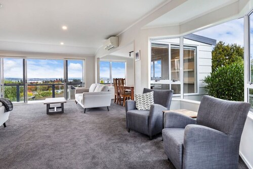 Nukuhau Views- Great Lake Views, with Linen & Wi-Fi