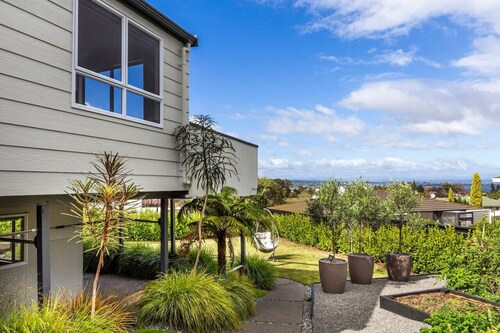 Nukuhau Views- Great Lake Views, with Linen & Wi-Fi