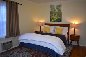 2 habitaciones, escritorio, tabla de planchar con plancha y wifi 