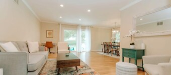 5 bedrooms with 4 Full Bath, Fire Pit,  BBQ and Plush Amen on 1/2 acre