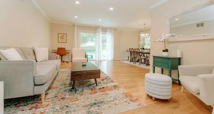 5 bedrooms with 4 Full Bath, Fire Pit, BBQ and Plush Amen on 1/2 acre