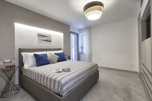 5 chambres, fer et planche à repasser, Wi-Fi, draps fournis
