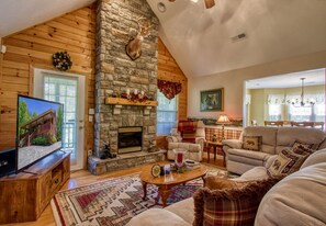 Panoramic Cabin | Living area | Smart TV