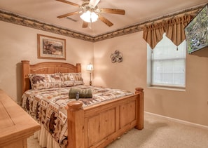 Panoramic Cabin | 5 bedrooms, laptop workspace, free WiFi, bed sheets - Bluebird's Song by HoneyBearCabins (Sevierville)