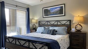 2 soverom, strykejern/-brett, reiseseng for barn og wi-fi