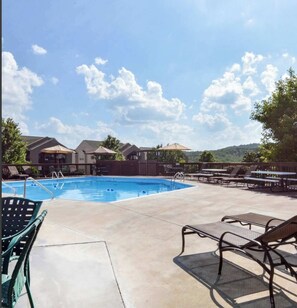 Pool - Libby's Perch No Stairs!  Outdoor Pool (Branson)