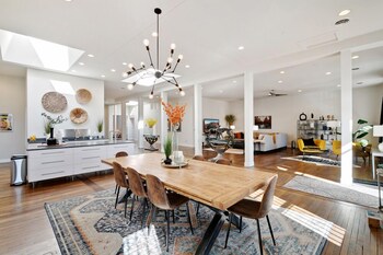 THE PENTHOUSE loft in the heart of Old Town!