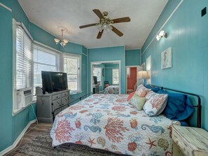 5 bedrooms, free WiFi, bed sheets