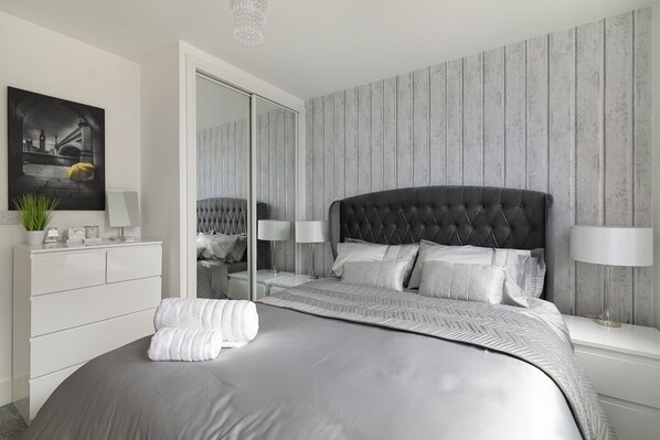 2 bedrooms, iron/ironing board, WiFi, bed sheets