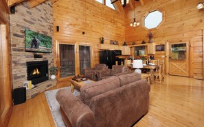 Smart TV, fireplace