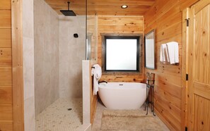 Bathtub, towels